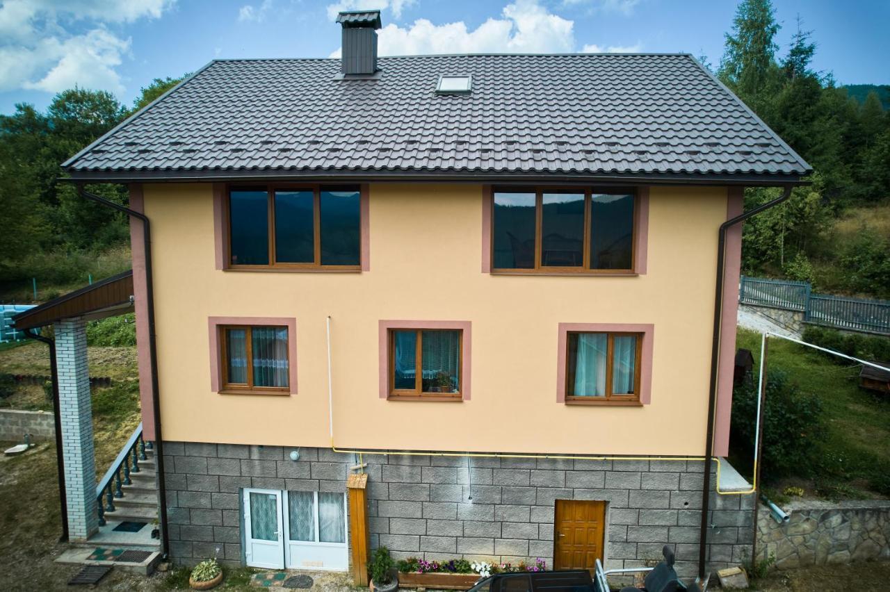 Gazdіvska Hata Guest House 亚列姆切 外观 照片