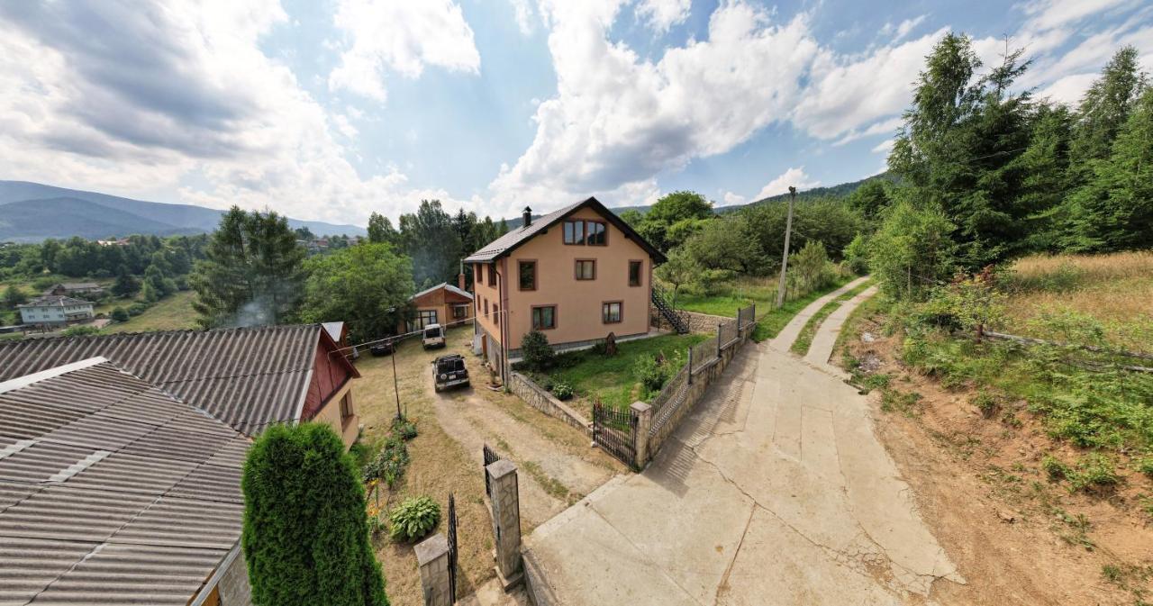Gazdіvska Hata Guest House 亚列姆切 外观 照片
